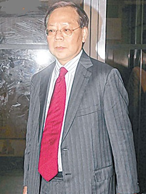 梁榮江稱無理由懷疑龔臨終前曾指示他委任她三名弟妹做華懋慈善基金理事。