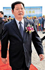 深圳前市長許宗衡不日將在廣西南寧受審，因涉貪款巨大或面臨死刑。