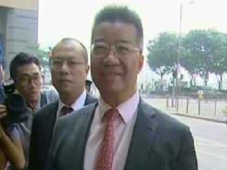 前政協委員劉夢熊涉嫌意圖妨礙司法公正，他今早到東區裁判法院提堂，案件押後處理。