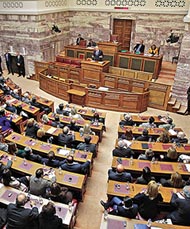 帕潘德里歐周一晚在國會宣佈對歐盟拯救方案進行公投，掀起新一輪政經危機。<br />路透社