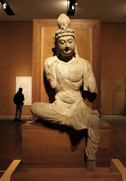 唐（618--907年）的石雕菩薩坐像