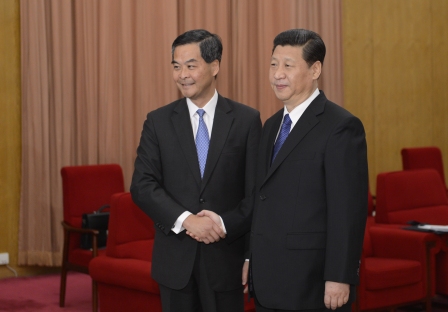 國家主席習近平在中南海會見到北京列席十二屆全國人大一次會議的香港特首梁振英。